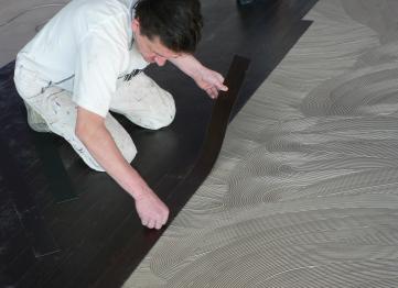 pose de lames pvc au Mémorial de Caen